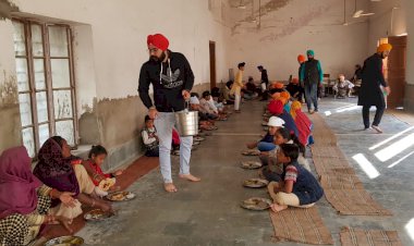 गुरु गोविन्दसिंह जयन्ती के अवसर पर भजन कीर्तन और लंगर का हुआ आयोजन