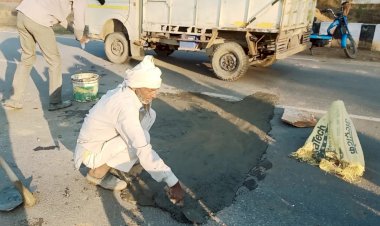 ग्राम पंचायत सरपँच ने सड़क पर हुए खड्डे को कराया दुरुस्त