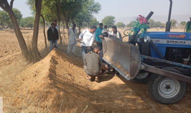 वर्षा जल संग्रह करने के लिए खेतों में मेड बंदी का कार्य का किया शुभारंभ