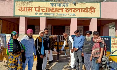 पीडी खातों के विरोध में अलावडा, तिलवाड, ईंदपुर, ललावंडी  सरपंचों द्वारा ग्रामपंचायत भवनो पर जड़ा ताला