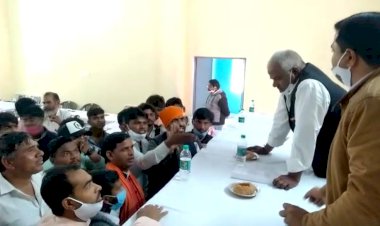 नगर कस्बे के विकास कार्यो में  भेद-भाव की राजनीति के ख़िलाफ  समाजिक संगठनों ने सौपा ज्ञापन