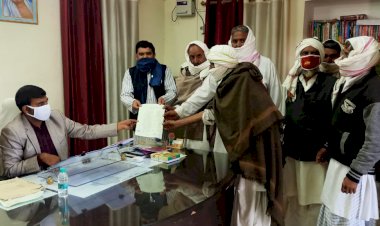 घाटीका बास के राजकीय प्राथमिक विद्यालय में पदस्थापित प्रबोधक को हटाने की मांग