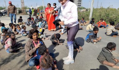 लाड़ो ने बालिका दिवस पर हास्य योगाभ्यास करा बालिकाओं  को गर्म कपड़े कीए  वितरित