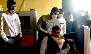 पहाड़ी पहूँचा कोरोना का जीवन रक्षक टीका, प्रथम चरण मे स्वास्थकर्मियों को लगी वैक्सीन
