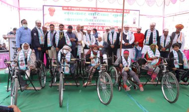 गणतंत्र दिवस के मौके पर विधायक ने दिव्यांगों के लिए लगवाया निःशुल्क कैम्प