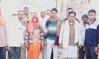 चौमा गांव में सरपंच श्रीमती संतरा सैनी  ने किया सीसी रोड के कार्य का शुभारंभ