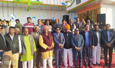 नव वर्ष के उपलक्ष्य में विभूतियों, प्रबुध्द नागरिकों का किया सम्मान