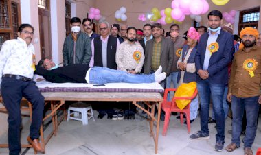 खेडली मे पल्लीवाल जैन सेवा समिति के तत्वावधान मे रक्तदान शिविर हुआ आयाेजित, 301 यूनिट हुआ रक्तदान