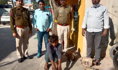 औधौगिक क्षेत्र में चोरी करते युवक को रंगे हाथ पकडा पुलिस को सौंपा, तीन मोटर बरामद