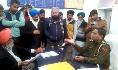 किसानों और सिख समाज के खिलाफ सोशल मीडिया पर अभद्र टिप्पणी करने वालों  की जल्द हो गिरफ्तारी , थाना प्रभारी से मिले लोग