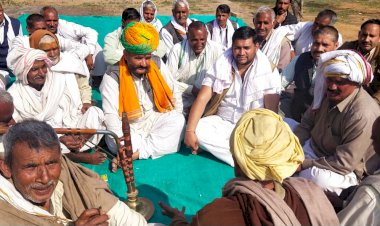 रूध खोह के कुलदेवी मंदिर की प्रतिमा को खंडित करने और मंदिर की भूमि पर कब्जा करने पर ग्रामीणों ने जताया रोष