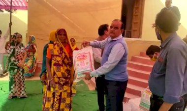 संकल्प दिवस के अवसर पर जरुरुतमन्दों को वितरित किये वस्त्र, साड़ी व राशन किट