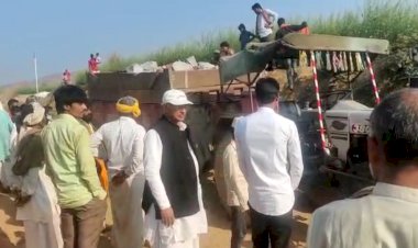 खनन के विरोध में ग्रामीणों ने दूसरे दिन भी ककराला-डीग मार्ग रोका, प्रशासन व प्रदर्शनकारियों में बनी तनावपूर्ण स्थिति