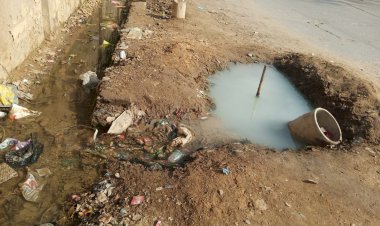 जलदाय विभाग की लापरवाही के चलते हजारों लीटर पानी बह रहा व्यर्थ