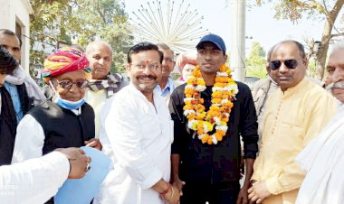 भारतीय वायुसेना मे टेक्निकल इंजीनियर बनने पर सैनी समाज ने किया अमित कुमार सैनी का सम्मान
