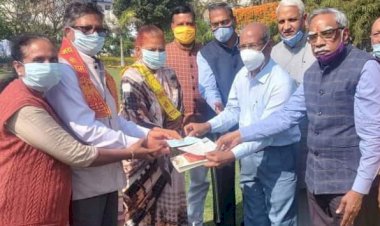 भगवान श्रीराम मंदिर निर्माण के लिए दिल खोलकर राशि समर्पिणकर रहे रामभक्त, विजय सोल्वैकस लि.ने किया एक करोड ग्यारह लाख ग्यारह हजार एक सौ ग्यारह रुपये का सहयोग