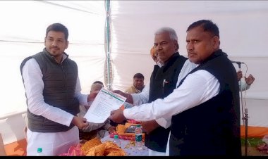 नपा अध्यक्ष ने विधायक को नगर पालिका क्षेत्र हेतु सीवरेज प्लान स्वीकृत कराने के लिए सौंपा ज्ञापन