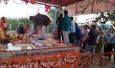श्री कामधेनु बालाजी के प्रथम पाटोत्सव मे संगीतमय सुन्दरकांड पाठ एवं 56 भोग कार्यक्रम हुआ आयोजित