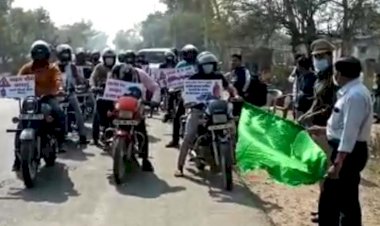 बाइक रैली निकाल कर यातायात के नियमों की पालन करने का दिया सन्देश