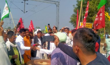 अजरका रेलवे स्टेशन पर हुआ किसानों का रेल रोको आंदोलन, अतिरिक्त जाब्ता तैनात