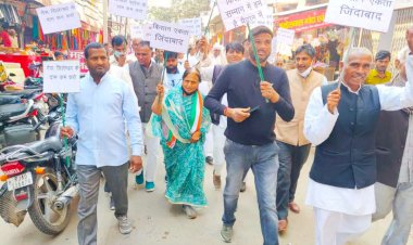 किसान आंदोलन के समर्थन व महंगाई के खिलाफ मुण्डावर में कांग्रेस कार्यकर्ताओं ने निकली पदयात्रा