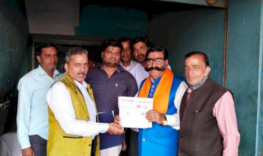 पूर्व विधायक ज्ञानदेव आहुजा ने श्रीराम मंदिर निधि समर्पण अभियान के लिए नौगांवा में किया जनसंपर्क