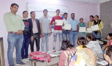 मातृभाषा परीक्षा प्रतियोगियों को किया सम्मानित