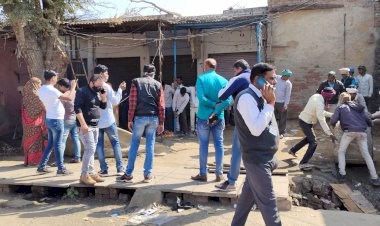 बड़ौदामेव कस्बे के हनुमान मंदिर के पास सरकारी जमीन से प्रशासन ने हटवाया अस्थाई अतिक्रमण