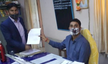 पुलिस थाना लक्ष्मणगढ़ की उपलब्धियों के मामले को लेकर उपखंड अधिकारी दिया ज्ञापन
