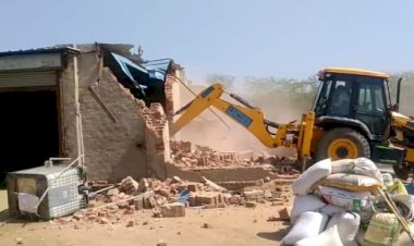 ग्राम अहीर भगुला में अवैध अतिक्रमण पर चला पिला पंजा