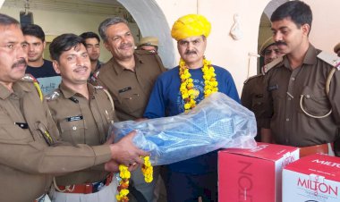 बहरोड़ पुलिस थाने में हैड कांस्टेबल व कांस्टेबल का विदाई समारोह मनाया