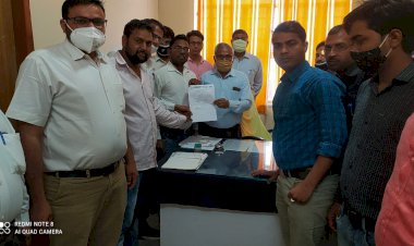 पटवार संघ की कलम डाउन हड़ताल, भुसावर तहसीलदार को सौंपा ज्ञापन