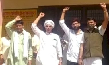 सरपंचों ने अपनी 20 सूत्रीय मांगों को लेकर पंचायत समिति कार्यालय पर किया प्रदर्शन और नारेबाजी