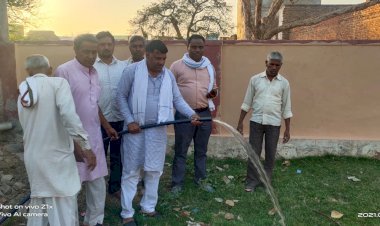 अंबेडकर पार्क मे पानी की समस्या हुई खत्म, सरपंच ने भेट की समर्सिबल पम्प सैट