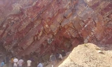 बानसूर प्रशासन की मिलीभगत से क्षेत्र में धड़ल्ले  हो रहा अवैध खनन