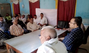 कोरोना टीकाकरण को लेकर बाजार में रैली निकालकर दुकानदारों को किया जागरुकता