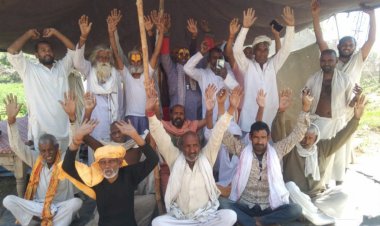 धरने के 49 वे  दिनआंदोलनकारियों ने वृन्दावन में वरिष्ठ साधुओं से किया संपर्क