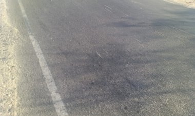 गजसिहपुर से श्री करनपुर जाने वाली सड़क का हिस्सा एक तरफ से धसा