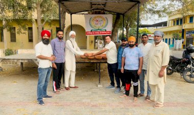 मानव सेवा समिति द्वारा  बेजुबान पंक्षियों के लिए लगाए गए पानी के परिंडे