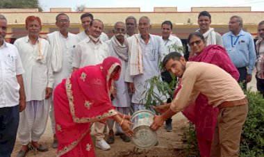 सकट के सरकारी विद्यालय परिसर में पौधे लगाकर पर्यावरण बचाने का संदेश