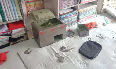 बहरोड मे फिर बढ़ा चोरों का आतंक , 4 दुकानों व सूने मकान में हाथ साफ कर चोर हुए फरार, पुलिस जांच में जुटी