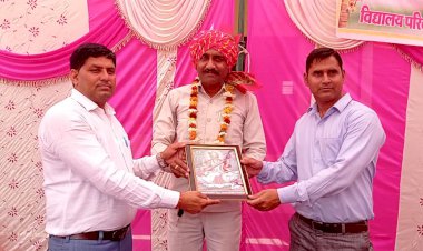 सिघांडा के सरकारी स्कूल में आयोजित हुआ वार्षिकोत्सव, मेधावी छात्र एवं छात्राओ का किया सम्मान