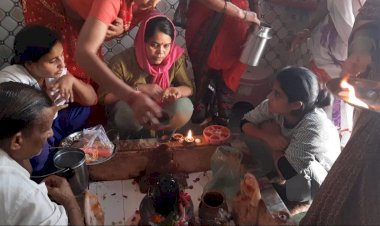 शिव मंदिरो में उमड़ा  भक्तों का सैलाब,  गूंजे हर हर महादेव  के जयकारे