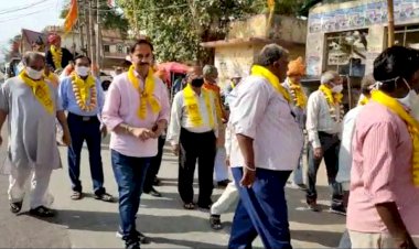 महाशिवरात्रि के पावन पर्व झरना धाम विकास समिति ने बैंड बाजों के साथ निकाली शिव पालकी शोभायात्रा