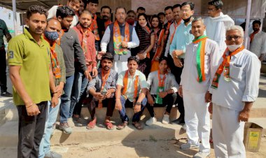 केंद्र सरकार की कल्याणकारी योजनाओं को जन जन तक है पहुंचाना- चतुर्वेदी