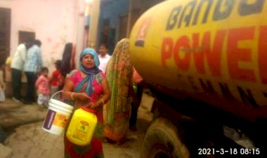 जलदाय विभाग के बोरिंग हुए खराब कस्बेवासी पानी खरीदकर बुझा रहे है प्यास