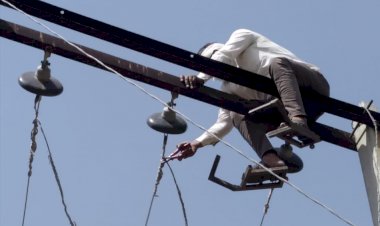 विद्युत निगम ने बकायादारो के काटे कनैक्शन,उतारे चार ट्रांसफार्मर