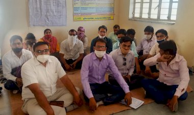 पटवारियों ने शहीद दिवस पर मांगो के निस्तारण को लेकर एक दिवसीय अनशन पर बैठ