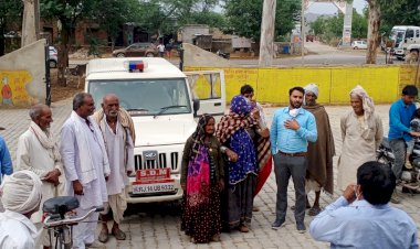 घर घर जाकर बुजुर्गों को टीकाकरण के लिए लाए  उपखंड अधिकारी