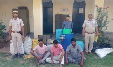 देशी शराब पर अंग्रेजी शराब की लेवल लगाकर सप्लाई करने वाले गिरोह का पर्दाफास